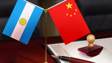 Глава МЗС КНР провів телефонну розмову з міністром закордонних справ Аргентини