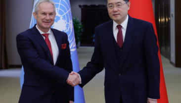 Глава МЗС КНР провів переговори з головою 77-ї сесії ГА ООН