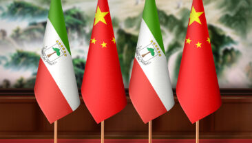 Лі Кецян направив вітальне послання новому прем’єр-міністру Екваторіальної Гвінеї Мануелі Рока Ботей