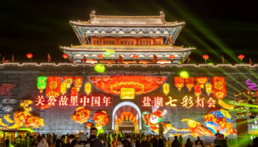 Нічна екскурсія з ліхтарем по стародавніх містах Китаю