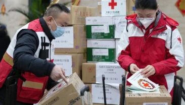 Суспільство Червоного Хреста Китаю направило рятувальників і першу партію гуманітарної допомоги до зони землетрусу в Сирії