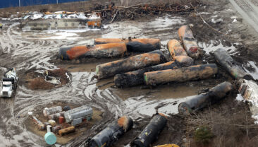 Британська газета The Guardian опублікувала статтю, присвячену катастрофі товарного поїзда в американському штаті Огайо