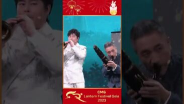 Сотні феніксів, що летять до сонця