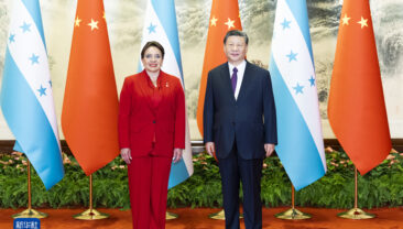 Голова КНР Сі Цзіньпін зустрівся із президентом Гондурасу