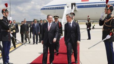 Китай готовий розширювати взаємну відкритість із Францією – прем’єр Держради КНР