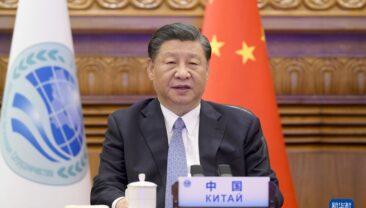 Сі Цзіньпін закликав спільними зусиллями привнести більше визначеності та позитивної енергії заради миру та розвитку на планеті