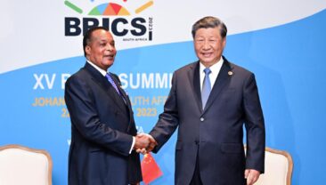 Сі Цзіньпін пообіцяв рішуче підтримувати незалежність Республіки Конго