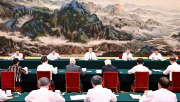 Сі Цзіньпін закликав педагогів країни зробити більший внесок у здійснення великого відродження китайської нації