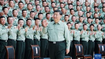 Сі Цзіньпін закликав всебічно підвищити боєздатність військ під час інспекції 78-ї армійської групи