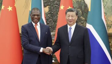 Сі Цзіньпін зустрівся з віцепрезидентом ПАР