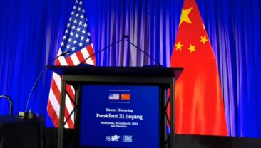 Сі Цзіньпін прибув на місце проведення спільного вітального банкету групи дружби зі США