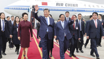 Сі Цзіньпін прибув у Ханой з державним візитом до В’єтнаму