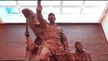 Сі Цзіньпін відвідав меморіальний музей Нової 4-ї армії у міському окрузі Яньчен