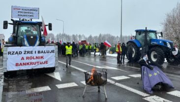 Блокада кордону: фермери повністю перекрили рух вантажівок на чотирьох ПП