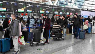 Під час вихідних з нагоди Свята Весни кількість перетинів китайського кордону становила майже 14,37 млн людей за раз