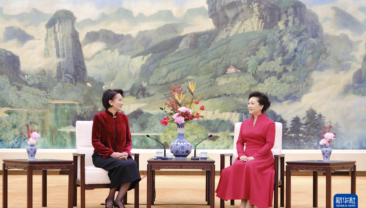 Пен Ліюань провела чаювання з першою леді Киргизстану