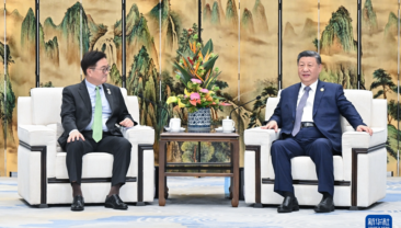 Сі Цзіньпін провів зустріч із головою Національних зборів Республіки Корея У Вон Сіком