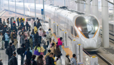 У Китаї було здійснено понад 9 млрд міжрегіональних пасажирських поїздок під час періоду чуньюнь