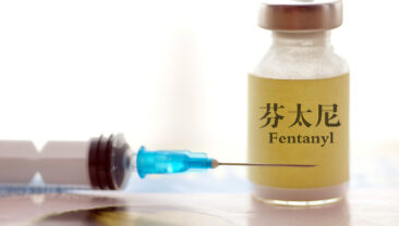 У Китаї опубліковано білу книгу про контроль за речовинами, пов’язаними з фентанілом