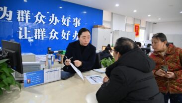 Лі Цян: Китай має намір нарощувати зусилля щодо забезпечення та покращення добробуту населення