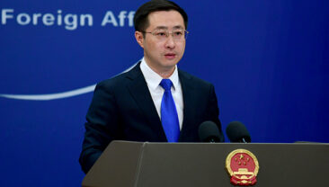 Китай сподівається, що Японія переосмислить свої історичні злочини і буде твердо дотримуватися шляху мирного розвитку — МЗС КНР