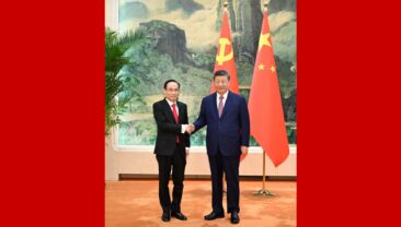 Китай буде незмінно надавати підвищену увагу розвитку китайсько-в’єтнамських відносин — Сі Цзіньпін