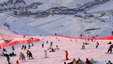 Гірськолижні курорти в синьцзянському Алтаї продовжують бути на піку популярності після святкових вихідних