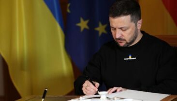 Україна впровадила нові санкції проти громадян і компаній РФ, Гонконгу, Киргизстану та ОАЕ