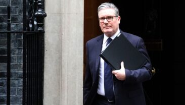 Кір Стармер під загрозою через скандал з лордом Мандельсоном