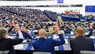 Європарламент затвердив кредит Україні на 90 млрд євро