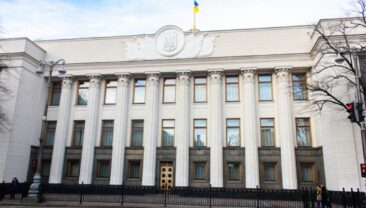 Верховна Рада призупинила роботу їдальні через випадки отруєння депутатів