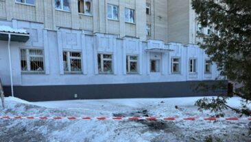 Атака на лікарню в Сумах: пошкоджено десятки вікон