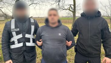 У Виноградові затримали чоловіка, який вночі кинув гранату в будинок поліцейського