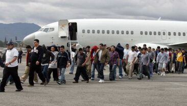 США витратили понад 40 млн доларів на депортацію мігрантів у віддалені країни