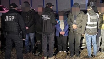 Правоохоронці викрили канал незаконного переправлення призовників через кордон
