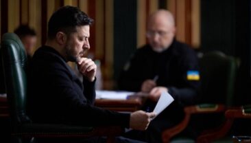 Зеленський доручив підготувати заходи захисту в умовах загрози масованого нападу Росії
