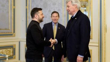 Зеленський зустрівся з американськими сенаторами: обговорення санкцій та переговорів
