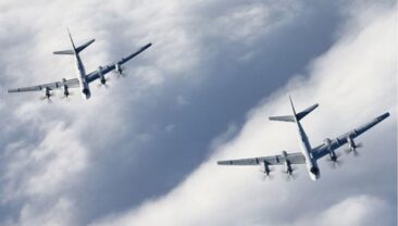 Польоти стратегічних бомбардувальників та підготовка до запуску ракет