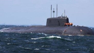 Російський ракетний носій вийшов з Новоросійська