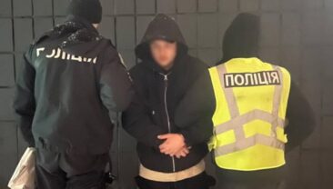 У Києві затримано підозрюваного у підпалі автомобілів сил оборони