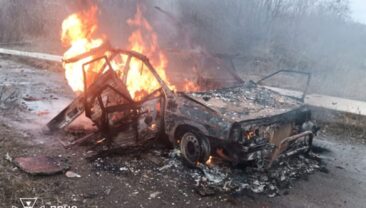 Ворожий дрон атакував автомобіль енергетиків у Ніколаївці
