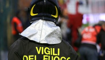 Пожежа в Неаполі знищила історичний театр Санназаро