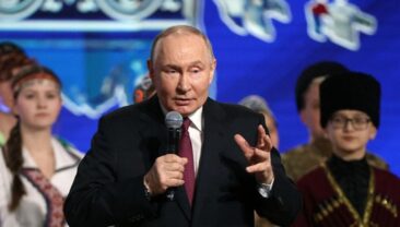 Госдума Росії ухвалила закон, що дозволяє ФСБ блокувати зв’язок на підставі указів Путіна