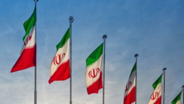 Іран закриває частину Ормузського проливу через військові навчання