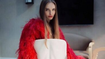 Переписка української моделі Насті з Джеффрі Епштейном: нові деталі