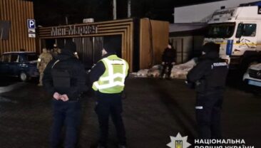 У Сторожинці під час нападу на поліцію постраждали двоє правоохоронців