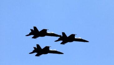 Американські F-16 вступили в повітряне протистояння з китайськими істребителями над Жовтим морем