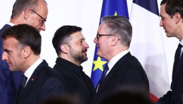 Президент Франції та прем’єр Великої Британії проведуть відеоконференцію на підтримку України