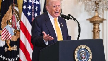 Трамп оголосив про нові тарифи після рішення Верховного суду