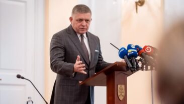 Фіцо погрожує припинити постачання електроенергії Україні через нафтові поставки